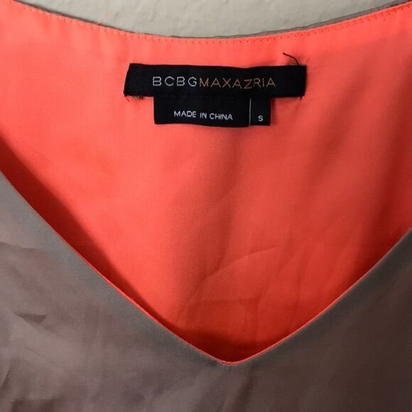 BCBGMAXAZRIA cold shoulder blouse - Picture 4 of 6